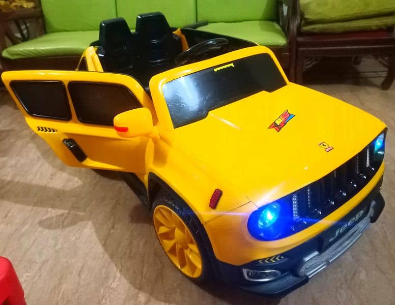 Kids imported made jeep car lights,music,battery,100℅all ok  no damage 12