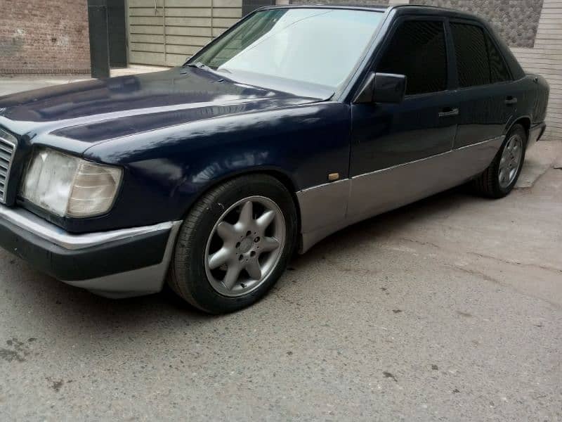 Mercedes E Class 1988 4