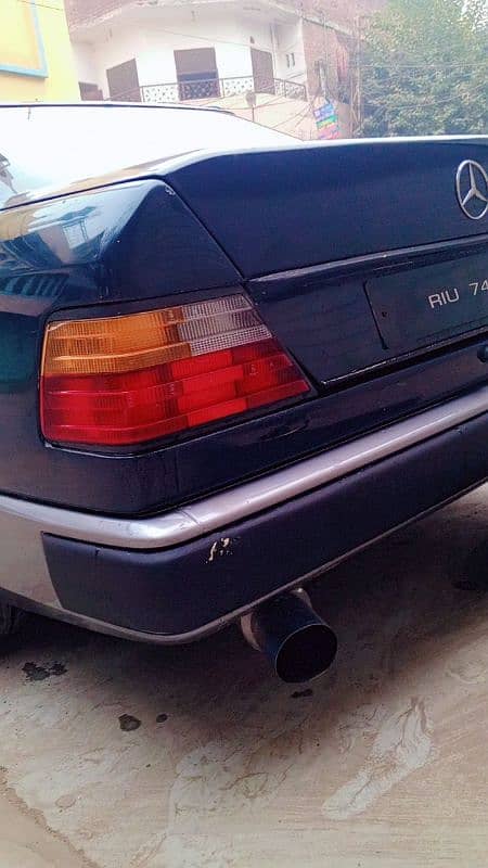 Mercedes E Class 1988 8