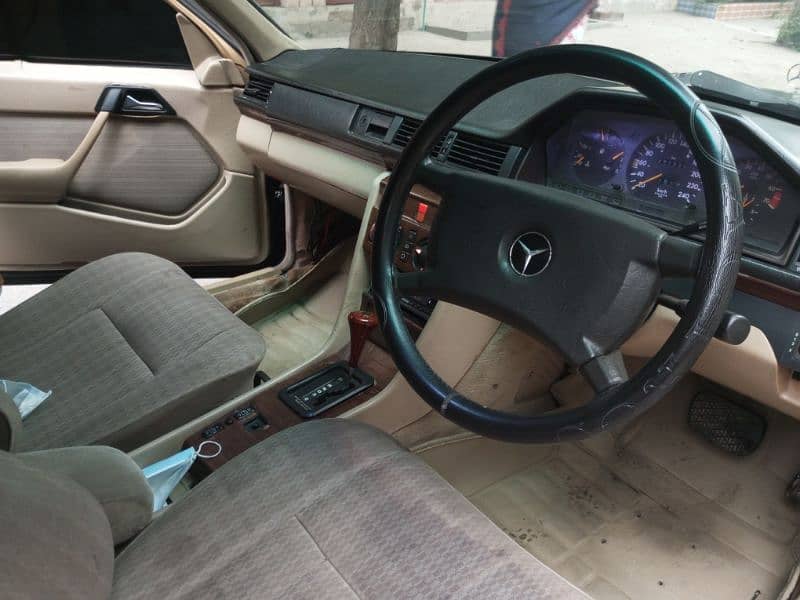 Mercedes E Class 1988 13