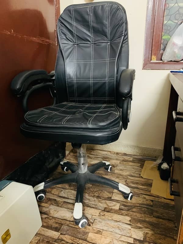 office Table And Office Chair for sell 7