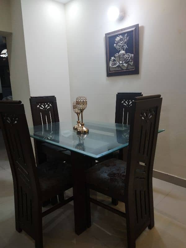 Dining table for sale. 1