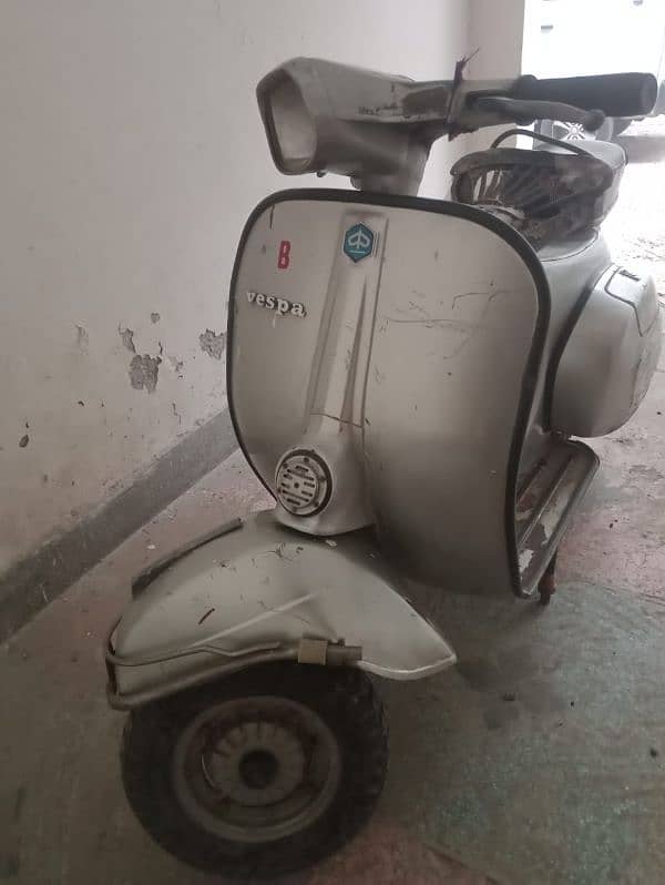 Vespa Super Italyn. . 4