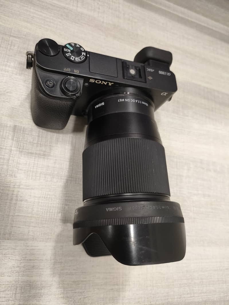 Sony A6300 And Lens 16mm 1.4 For Sale 7