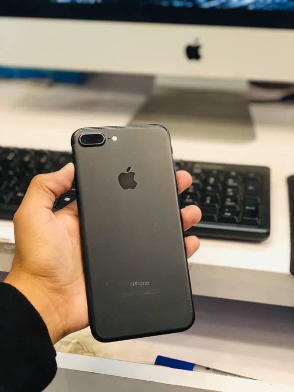 iPhone 7plus pta approved 4