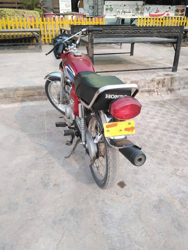 Honda 125 2022 k last ka hai saman sara laga ha 0