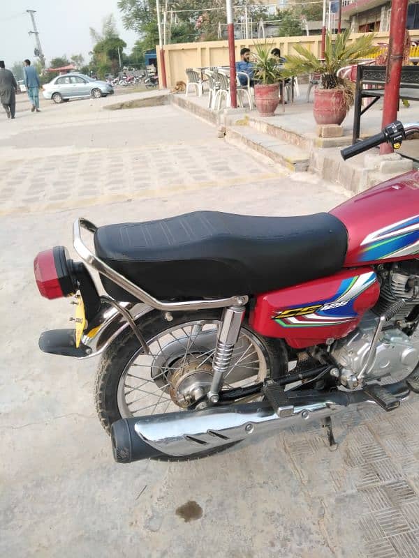 Honda 125 2022 k last ka hai saman sara laga ha 3