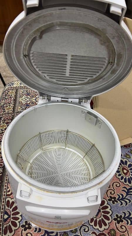 moulinex deep fryer only one time used complete set and box 3