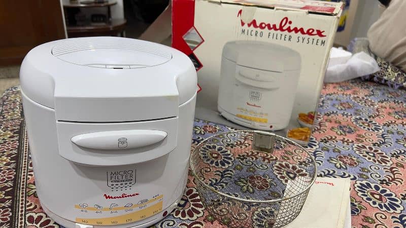 moulinex deep fryer only one time used complete set and box 4