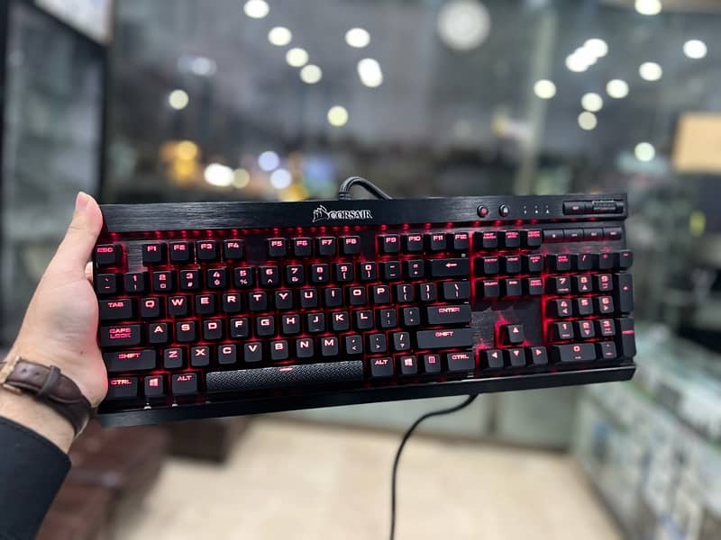 CORSAIR K70 Rapid Fire Cherry MX Speed Gaming Keyboard 1