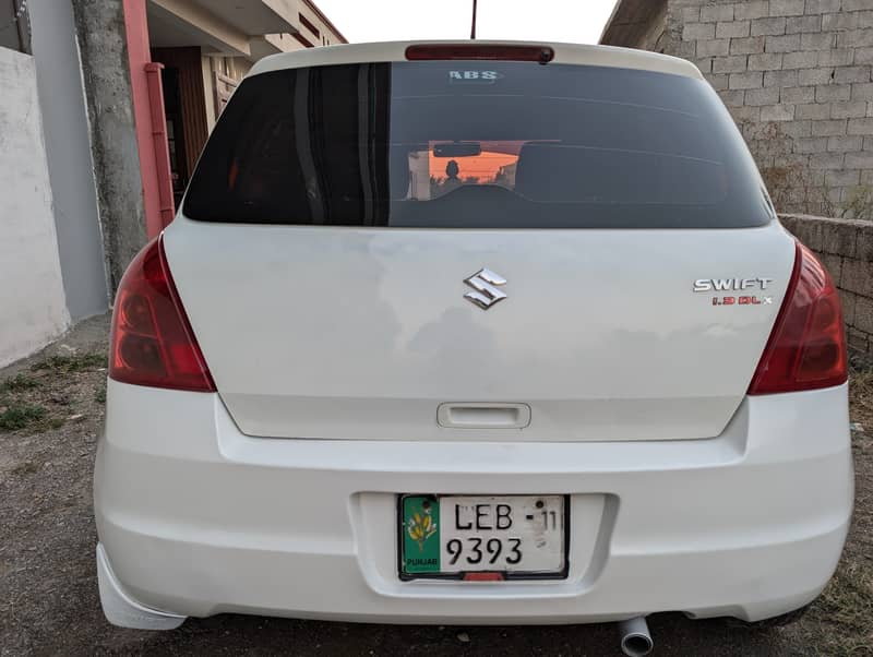 Suzuki Swift 2011 DLX 6