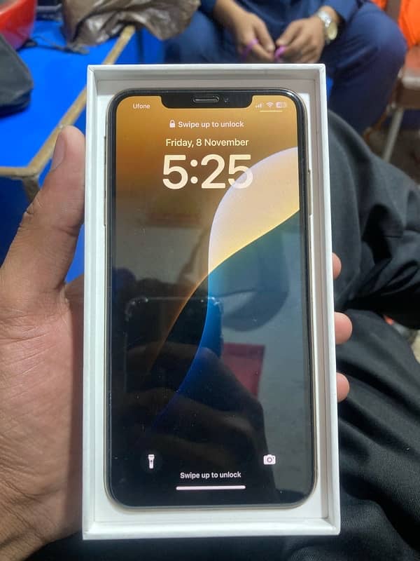 iphone xsmax 256gb pta approved 4