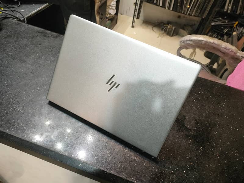 HP EliteBook 840-G5 new logo 0