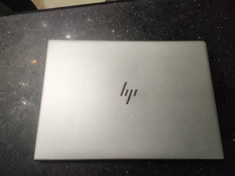 HP EliteBook 840-G5 new logo 1