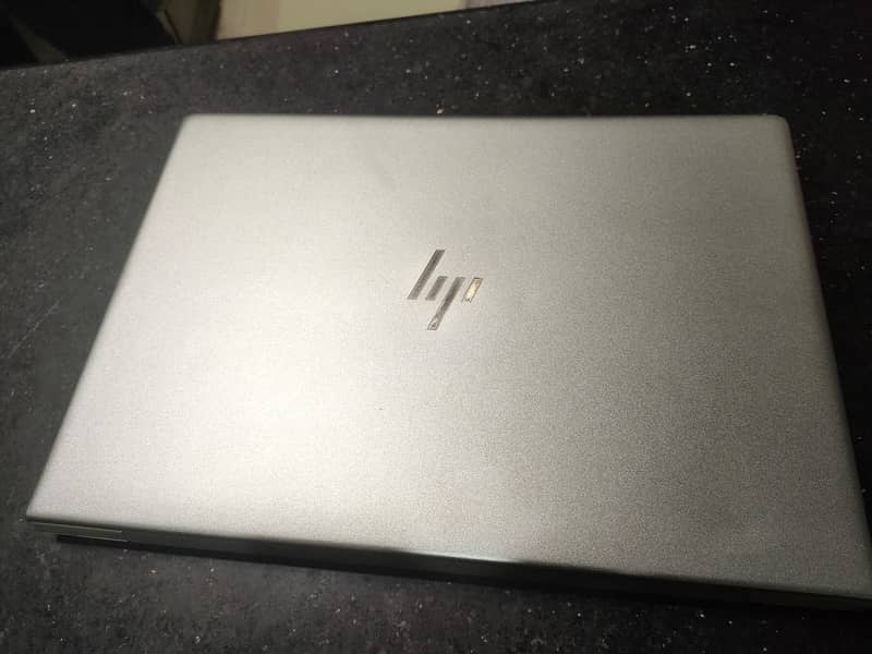 HP EliteBook 840-G5 new logo 2