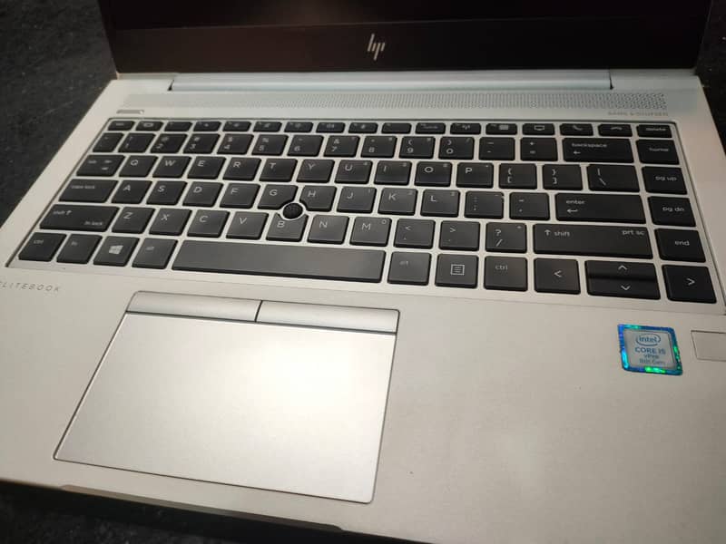 HP EliteBook 840-G5 new logo 3