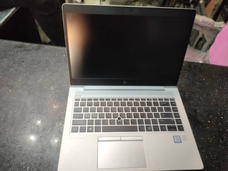 HP EliteBook 840-G5 new logo 4