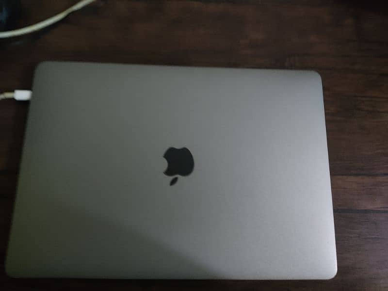 Macbook 2017 Pro 13 Inch retina display 2