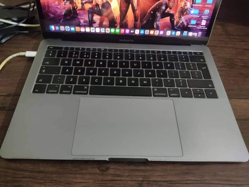 Macbook 2017 Pro 13 Inch retina display 3