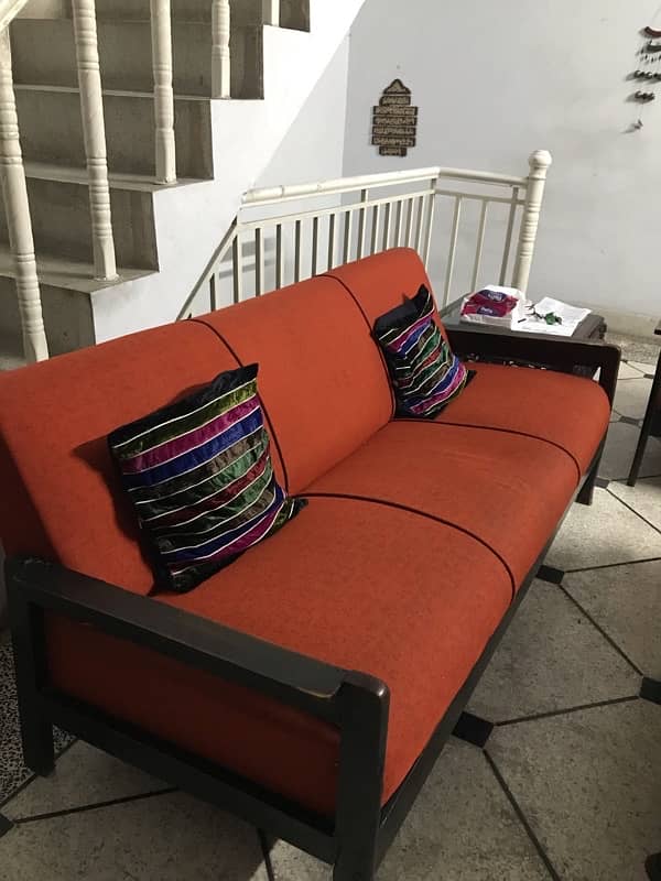 5 seater sofa set for urgent sale 1