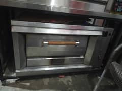 Deep gas pizza oven in running condition