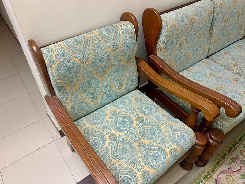 Sofa set in a very nice condition 1