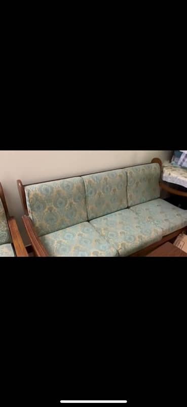 Sofa set in a very nice condition 3