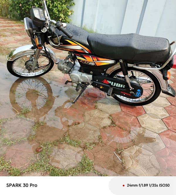 Honda CD 70 2021/22, like new condition bike 2