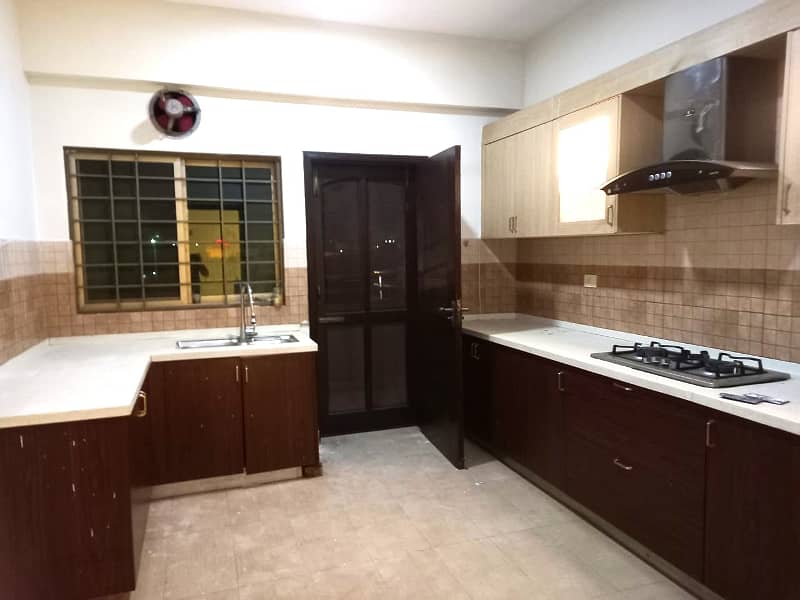 Beautiful appartment for rent 3 bed room 4