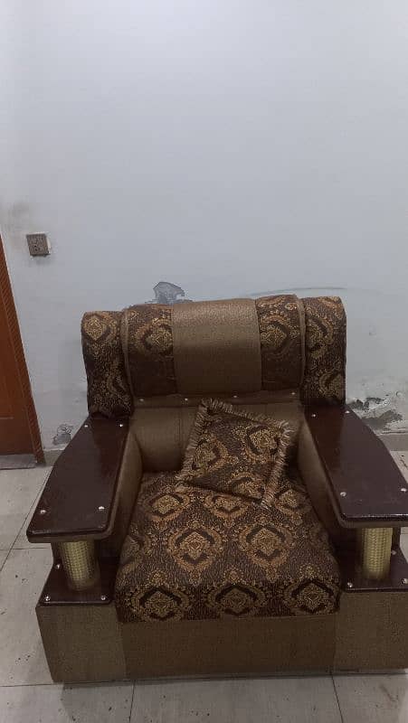 urgent wooden sofa set for  sale 2