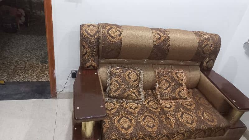 urgent wooden sofa set for  sale 4