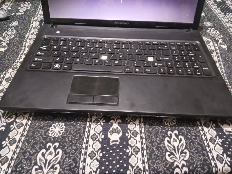 Lenovo Laptop i5 second generation   6 Gb ram ddr 3 ki 250 Hard 4