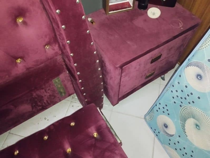 LOOKING LIKE A NEW VELVET BED WITH DRESSING TABLE AND SIDE TABLES 2