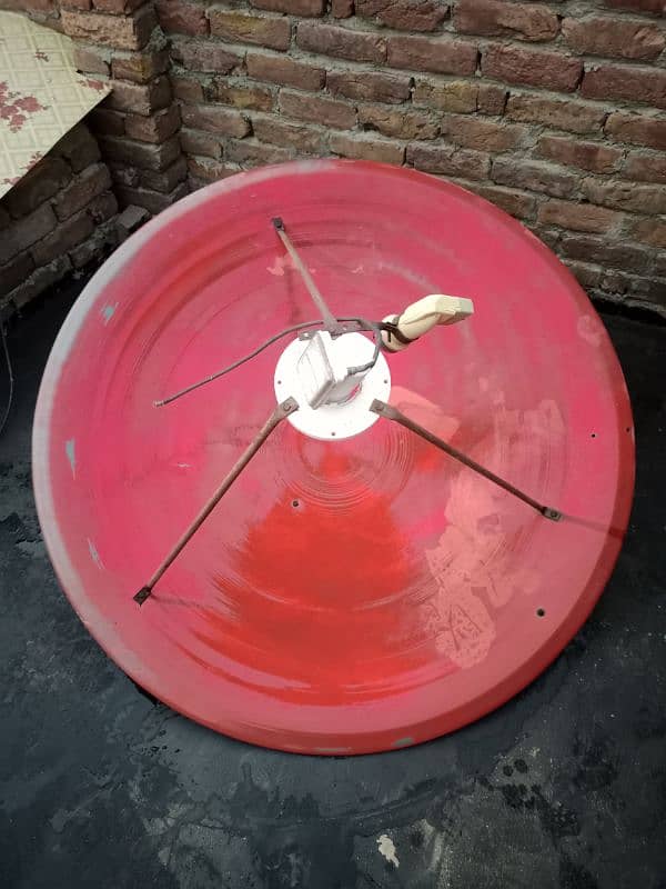 Dish Antenna with Receiver 1