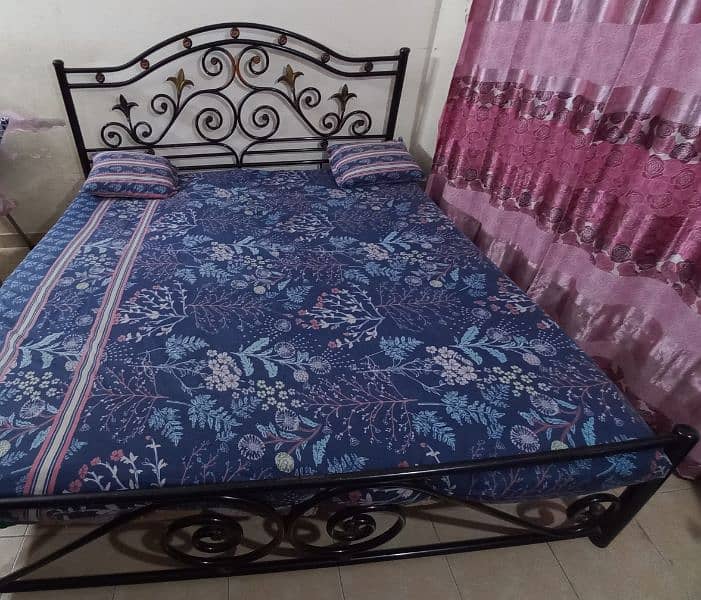 Iron King size bed and iron dressing table 1