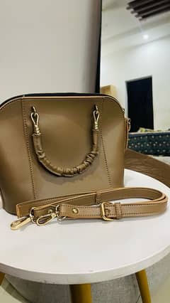 BEIGE COLOR NEW HANDBAG WITH STRAP