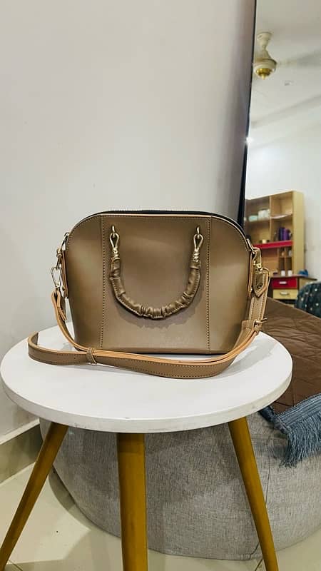 BEIGE COLOR NEW HANDBAG WITH STRAP 1