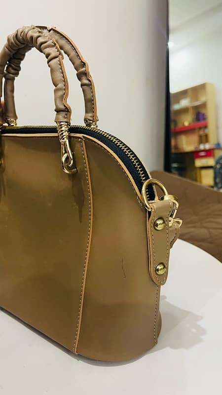 BEIGE COLOR NEW HANDBAG WITH STRAP 2