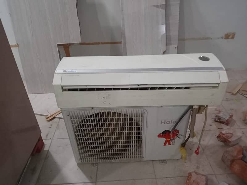 Heire1.5 Ton Split AC 0