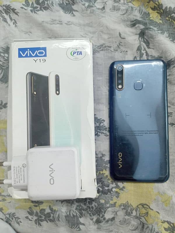 Vivo Y19 8 | 256 gb with complete saman 0