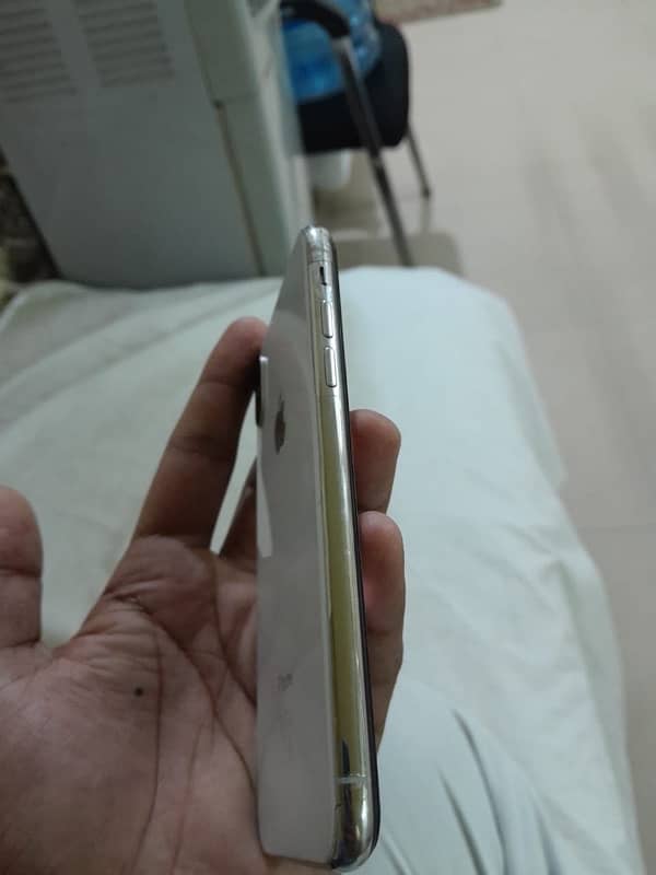 iPhone X 64GB PTA proved 0