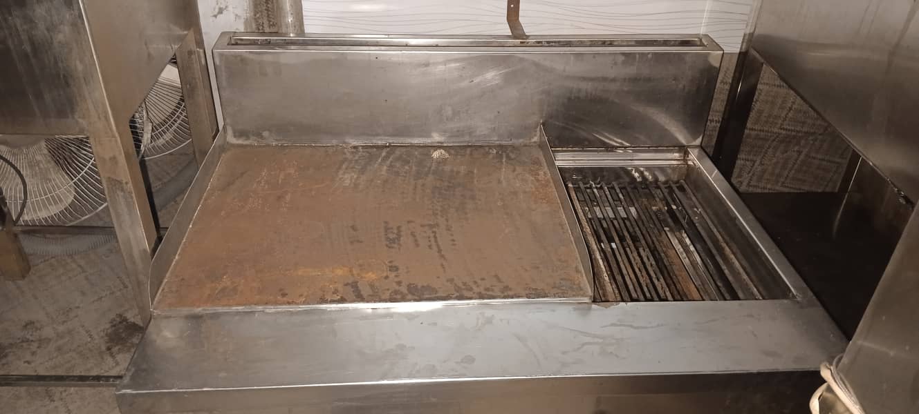 Restaurant Equipment used, fryer, stove, hot plate 4