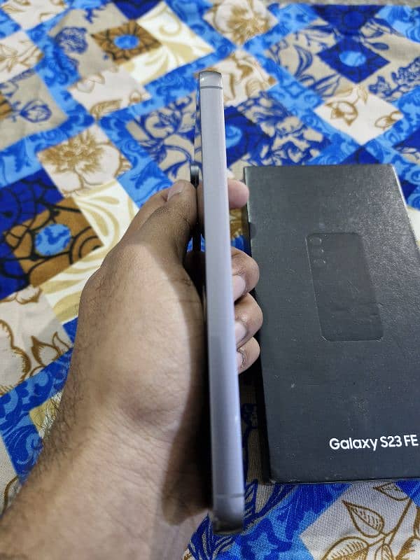 samsunsg s23 fe with box 3