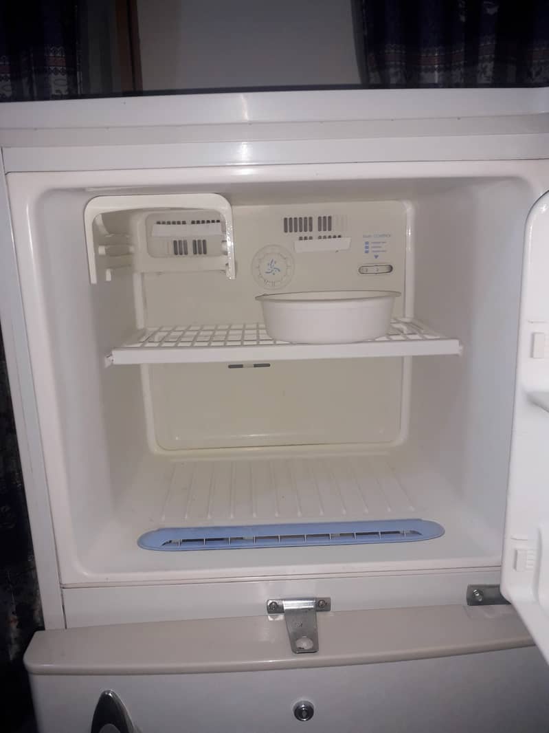 LG fridge double door urgent sale 2