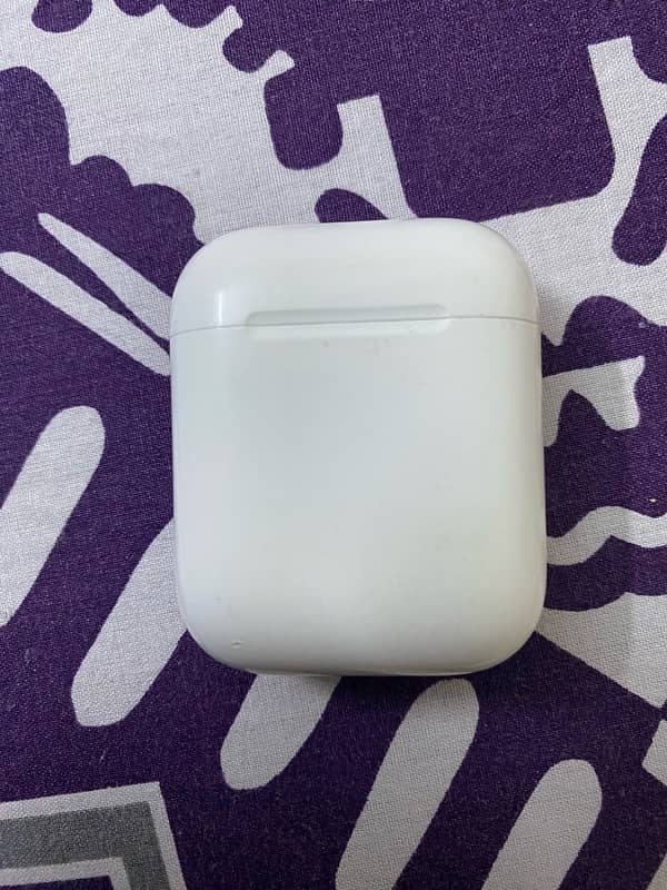 Apple AirPods 0