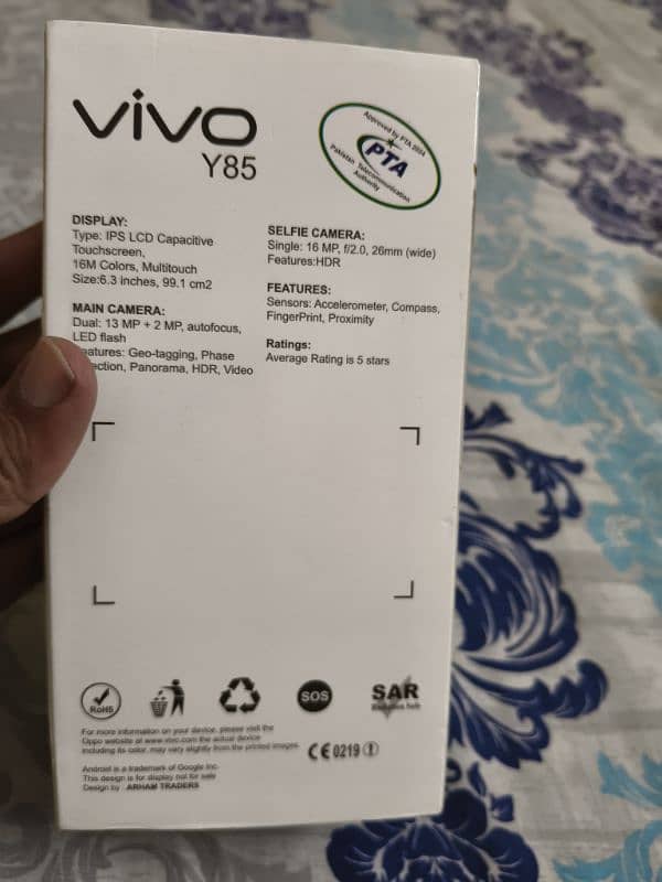 Vivo y85 . . . . . . . 10/10. . . . . . . . PTA approve . . . . . . . . 4/64 complete box 3