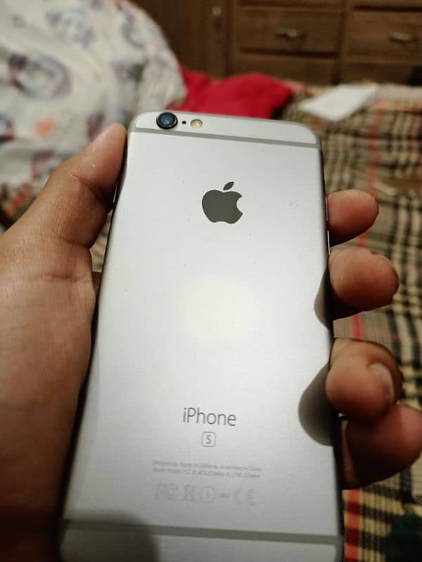 I phone 6s . . . 64gb 5