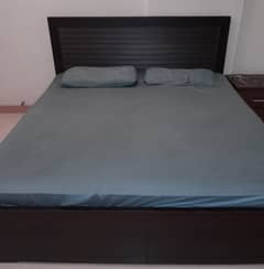 Bed set / king size bed / side tables / dressing / furniture for sale