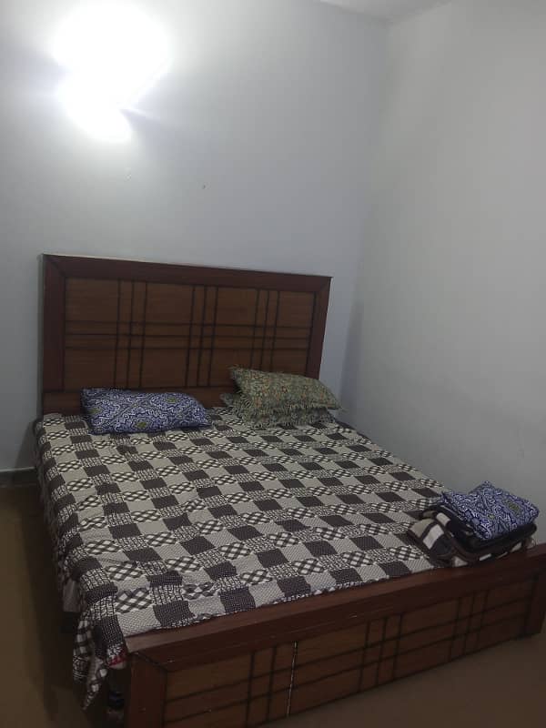 Furnish room available in g10 pha for Lady 1