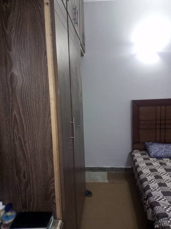 Furnish room available in g10 pha for Lady 2